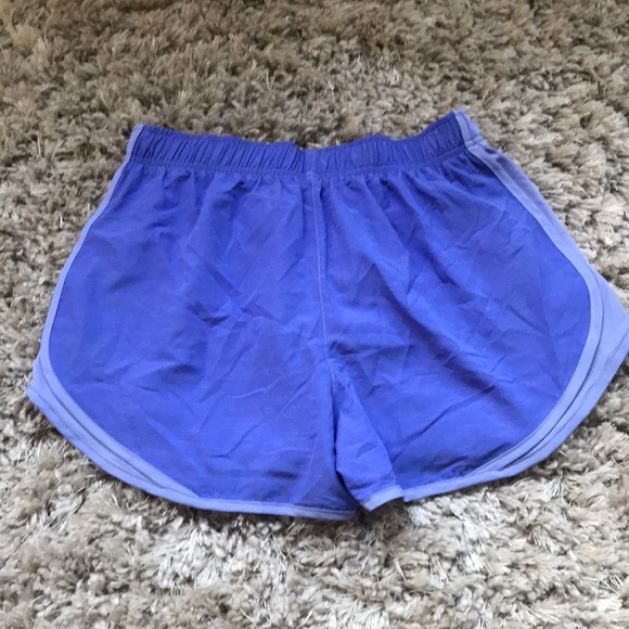 Nike Women’s Shorts - NEW - Picture 2 of 7